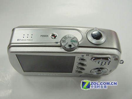 800万2.5寸大屏 三星V800只2600元