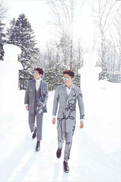 男星胡歌霍建华北海道雪地高清图片