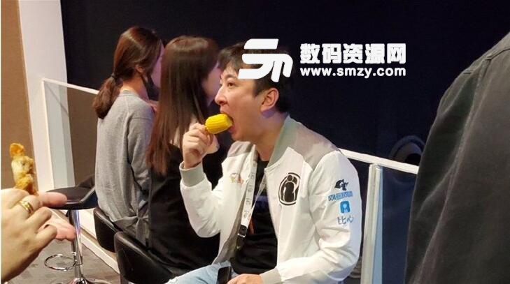 王思聪吃手机表情APP安卓玉米版我有钱图片包表情图片